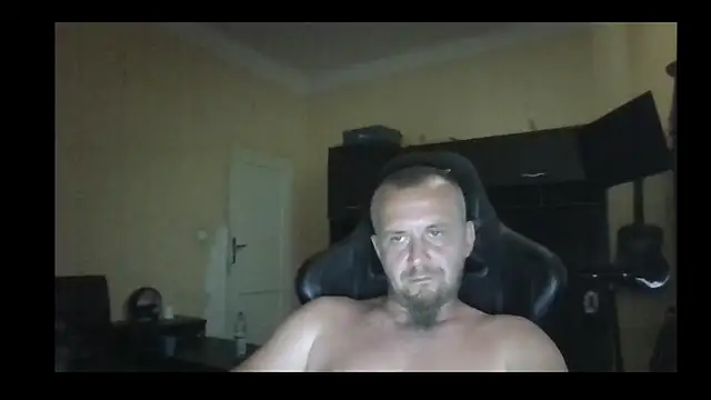 Snapshot of MrWhitePL chatting on June 2026 03:23:01 PM MrWhitePL online show from June 2026 03:23:01 PM