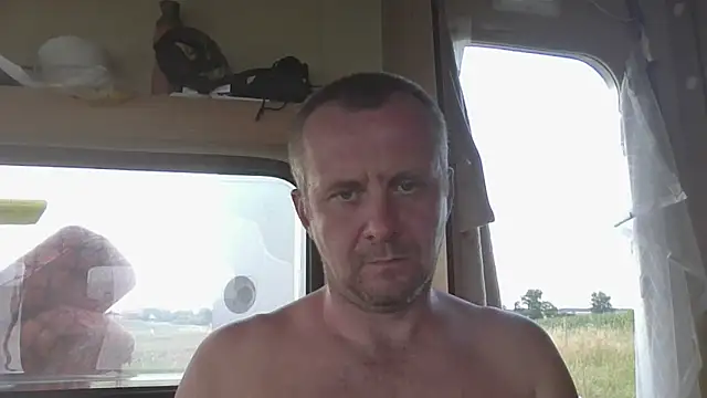 Snapshot of MrWhitePL chatting on July 2026 04:24:01 PM MrWhitePL online show from July 2026 04:24:01 PM