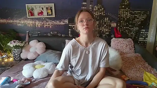 little-leni online show from March 2025 12:15:01 PM