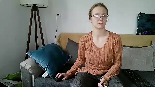 little-leni online show from December 2025 08:29:02 AM