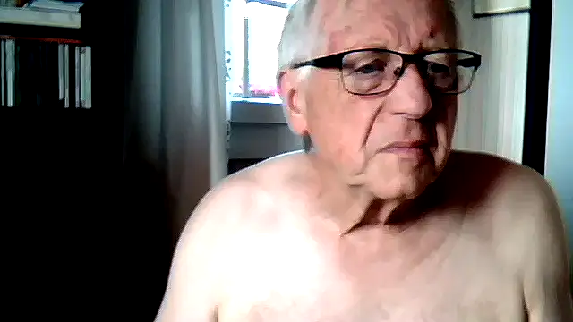 Snapshot of johnjohn622662 chatting on July 2026 08:10:02 AM johnjohn622662 online show from July 2026 08:10:02 AM