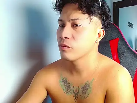 boyhot23x online show from April 2026 06:12:01 PM