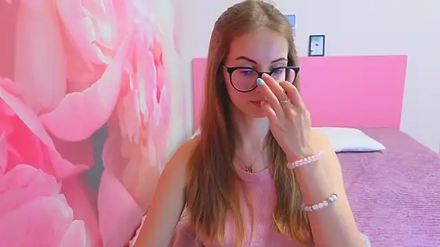 AliceAdams online show from February 2026 08:15:02 AM