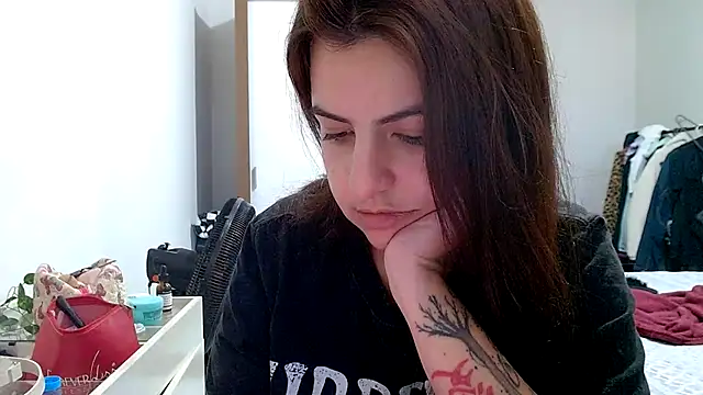 chelbyy online show from November 2025 04:17:01 PM