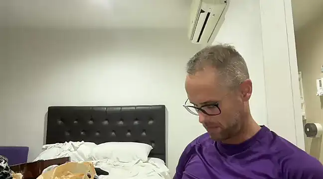 Snapshot of CamCrestXXX chatting on December 2024 07:32:02 PM CamCrestXXX online show from December 2024 07:32:02 PM