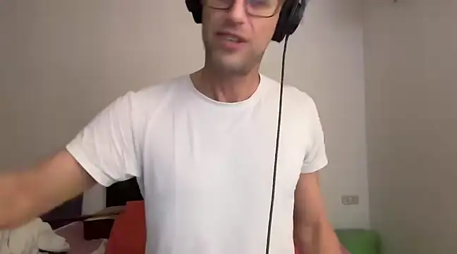 Snapshot of CamCrestXXX chatting on January 2025 12:23:01 PM CamCrestXXX online show from January 2025 12:23:01 PM