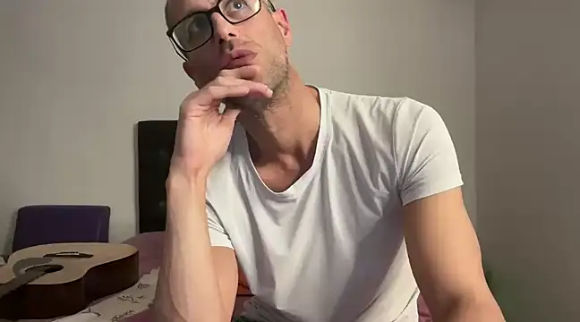 Snapshot of CamCrestXXX chatting on January 2025 12:45:02 PM CamCrestXXX online show from January 2025 12:45:02 PM