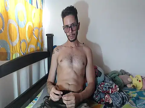 Snapshot of alisterxxx chatting on February 2026 04:34:02 PM alisterxxx online show from February 2026 04:34:02 PM