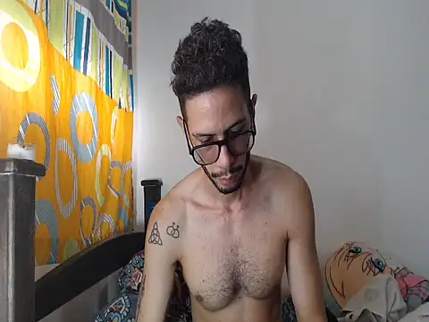 Snapshot of alisterxxx chatting on February 2026 03:16:02 PM alisterxxx online show from February 2026 03:16:02 PM