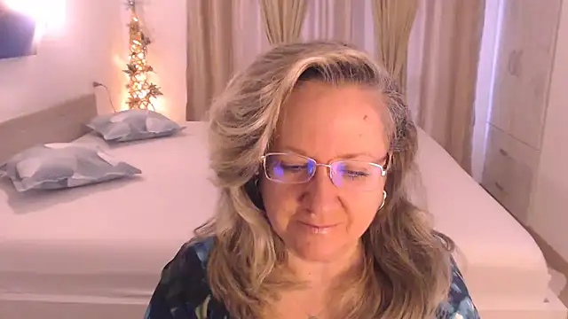 Raisshy online show from November 2025 07:18:01 AM