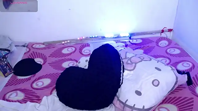 ninatiny online show from April 2026 11:54:02 AM