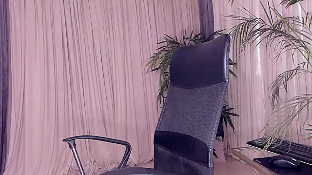 daisyd001 online show from February 2025 08:02:02 AM