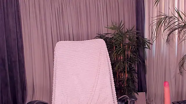 daisyd001 online show from February 2025 09:20:02 AM