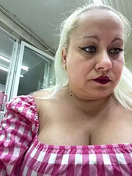 Snapshot of SabinaSweety chatting on January 2026 12:55:01 PM SabinaSweety online show from January 2026 12:55:01 PM