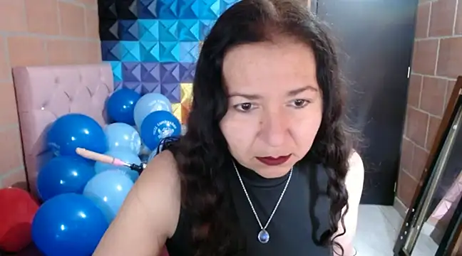 katifoxx online show from December 2024 04:06:01 PM