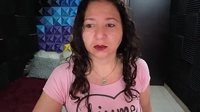 katifoxx online show from October 2025 02:31:01 PM