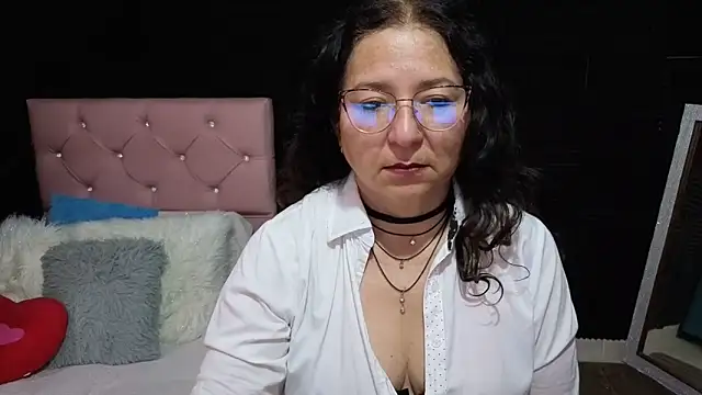 Snapshot of katifoxx chatting on May 2026 04:04:02 PM katifoxx online show from May 2026 04:04:02 PM