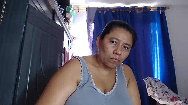 adrixxx38 online show from April 2026 07:11:01 PM