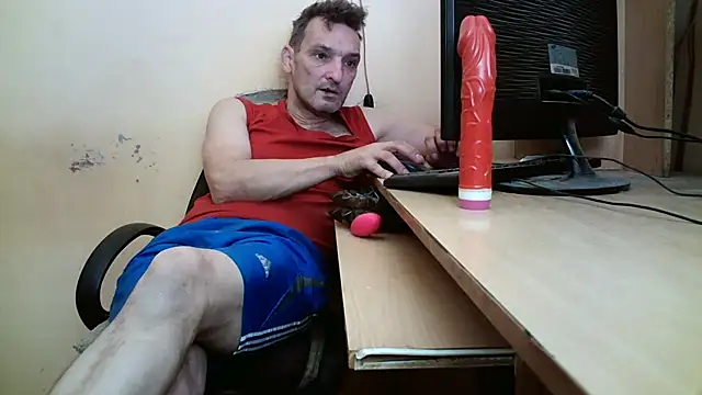 Snapshot of dundyFocus chatting on September 2025 05:22:02 AM dundyFocus online show from September 2025 05:22:02 AM