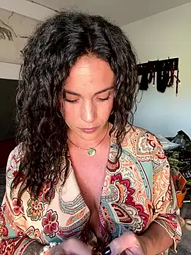 Clara-xoxo online show from October 2025 01:46:02 PM