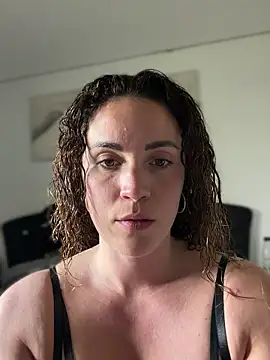 Clara-xoxo online show from March 2026 02:32:02 PM