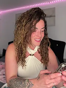 Clara-xoxo online show from March 2026 09:18:01 PM