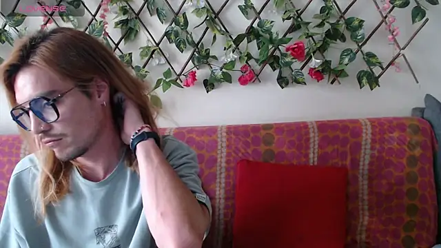 Snapshot of Jack_Emily1 chatting on May 2026 08:29:01 PM Jack Emily1 online show from May 2026 08:29:01 PM