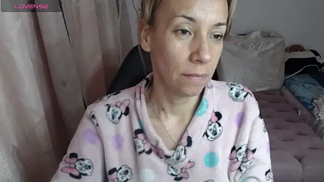 cristin doll  online show from February 2026 01:07:01 PM