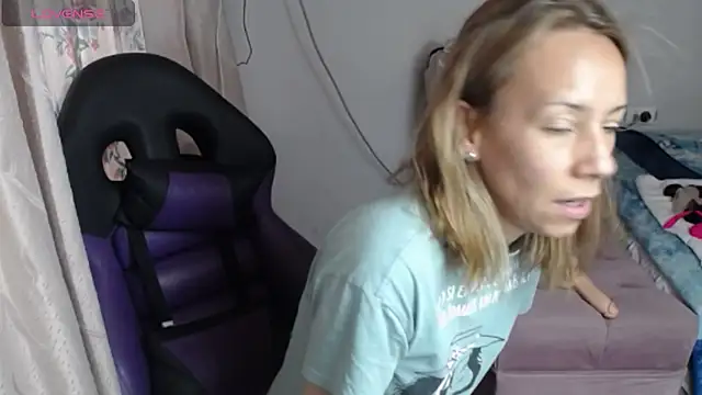 cristin doll  online show from February 2026 10:41:02 PM