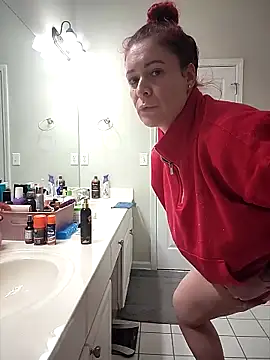 Snapshot of HollyTattoo chatting on February 2026 02:56:02 PM HollyTattoo online show from February 2026 02:56:02 PM