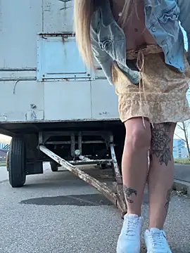 Etwas neugierig online show from March 2025 05:36:01 PM