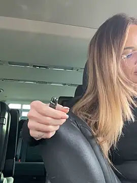 Etwas neugierig online show from March 2026 03:30:01 PM