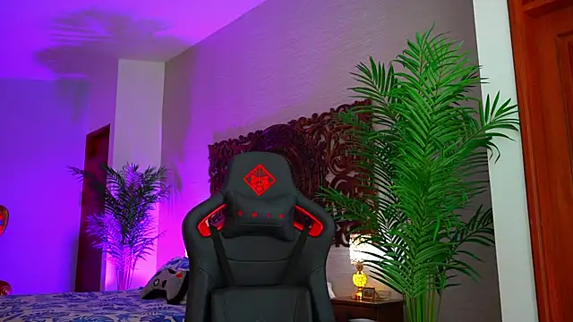 ambarEvans online show from December 2024 08:09:01 PM