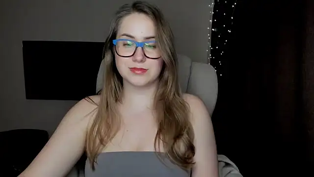 SeasonalSomeone online show from October 2025 11:31:01 PM