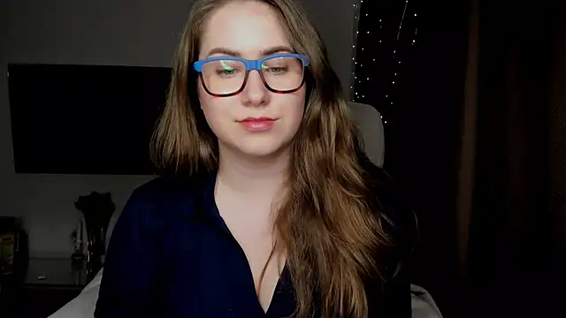 SeasonalSomeone online show from November 2025 03:11:01 PM