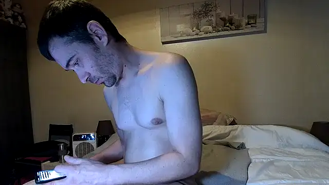 Snapshot of Ethangay chatting on April 2026 06:09:01 PM Ethangay online show from April 2026 06:09:01 PM