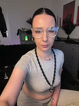 Trixie-Tainted online show from February 2026 04:11:02 PM