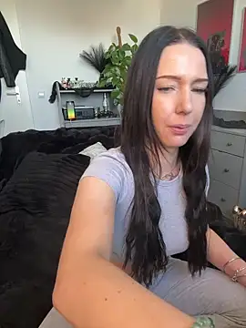 Trixie-Tainted online show from April 2026 02:24:01 PM