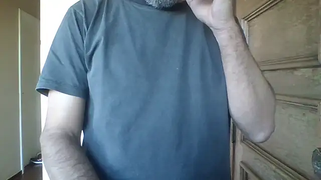 Snapshot of Leo_Big chatting on June 2026 07:22:02 PM Leo Big online show from June 2026 07:22:02 PM
