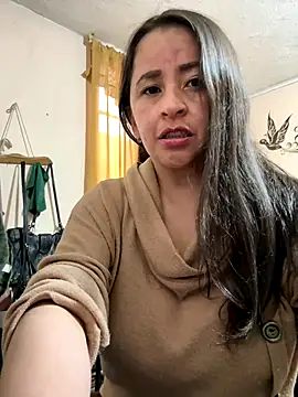 latinfemale online show from November 2025 09:14:01 PM