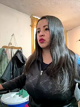 latinfemale online show from December 2025 07:09:01 PM