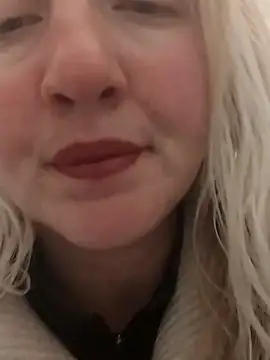 Snapshot of Mllesha74000 chatting on February 2025 03:47:01 PM Mllesha74000 online show from February 2025 03:47:01 PM