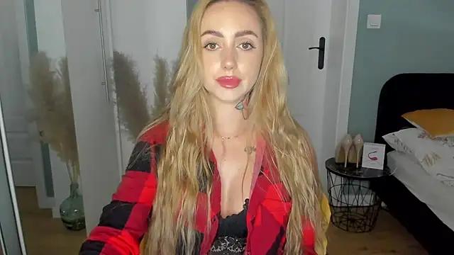 Snapshot of sexyCoralie chatting on May 2026 01:30:01 PM sexyCoralie online show from May 2026 01:30:01 PM