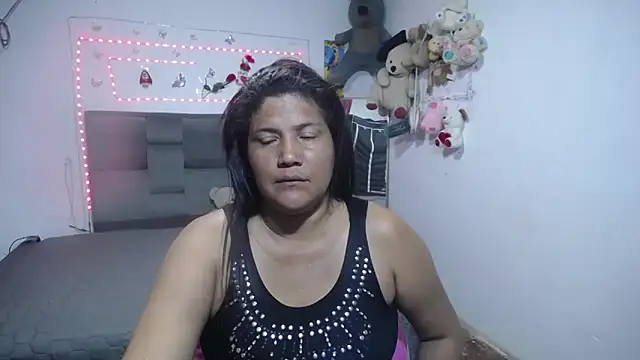 Snapshot of Sharloth_milf chatting on January 2026 07:39:01 PM Sharloth milf online show from January 2026 07:39:01 PM