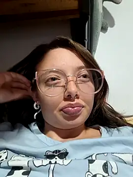 Snapshot of linda-schmidt chatting on April 2026 01:07:01 AM linda-schmidt online show from April 2026 01:07:01 AM