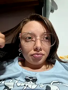Snapshot of linda-schmidt chatting on April 2026 01:42:02 AM linda-schmidt online show from April 2026 01:42:02 AM