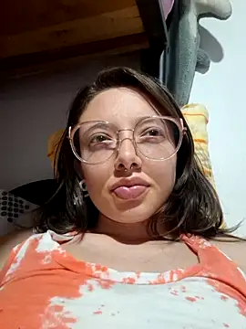 Snapshot of linda-schmidt chatting on April 2026 03:31:02 AM linda-schmidt online show from April 2026 03:31:02 AM
