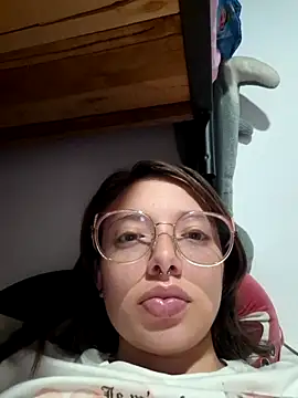 Snapshot of linda-schmidt chatting on May 2026 02:18:01 AM linda-schmidt online show from May 2026 02:18:01 AM
