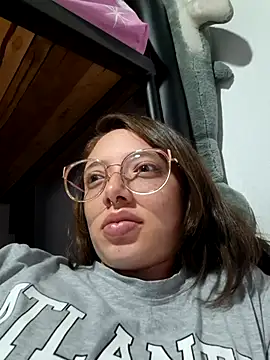 Snapshot of linda-schmidt chatting on May 2026 02:17:01 AM linda-schmidt online show from May 2026 02:17:01 AM