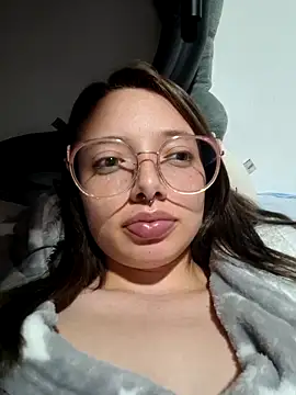 Snapshot of linda-schmidt chatting on May 2026 01:57:16 AM linda-schmidt online show from May 2026 01:57:16 AM